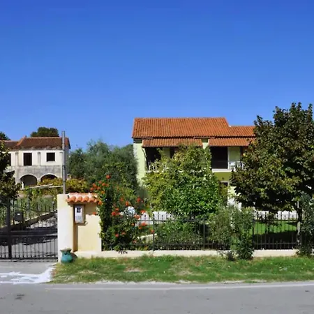 Apartment House!!! Sfakera